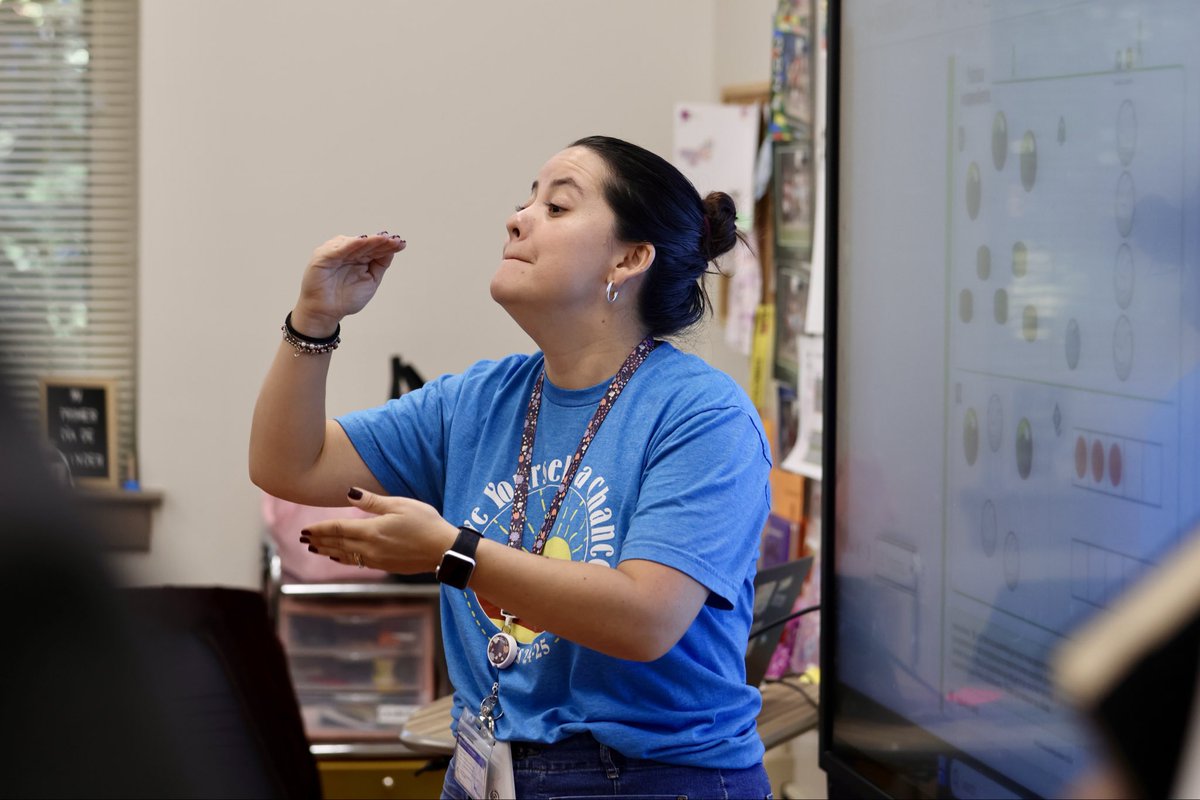 apssupt's tweet image. Today, I enjoyed my visit to Garden Hills Elementary School! I enjoyed watching students demonstrate their enthusiasm for learning and the community spirit cultivated by school staff. Keep up the dedication to #APSexcellence!