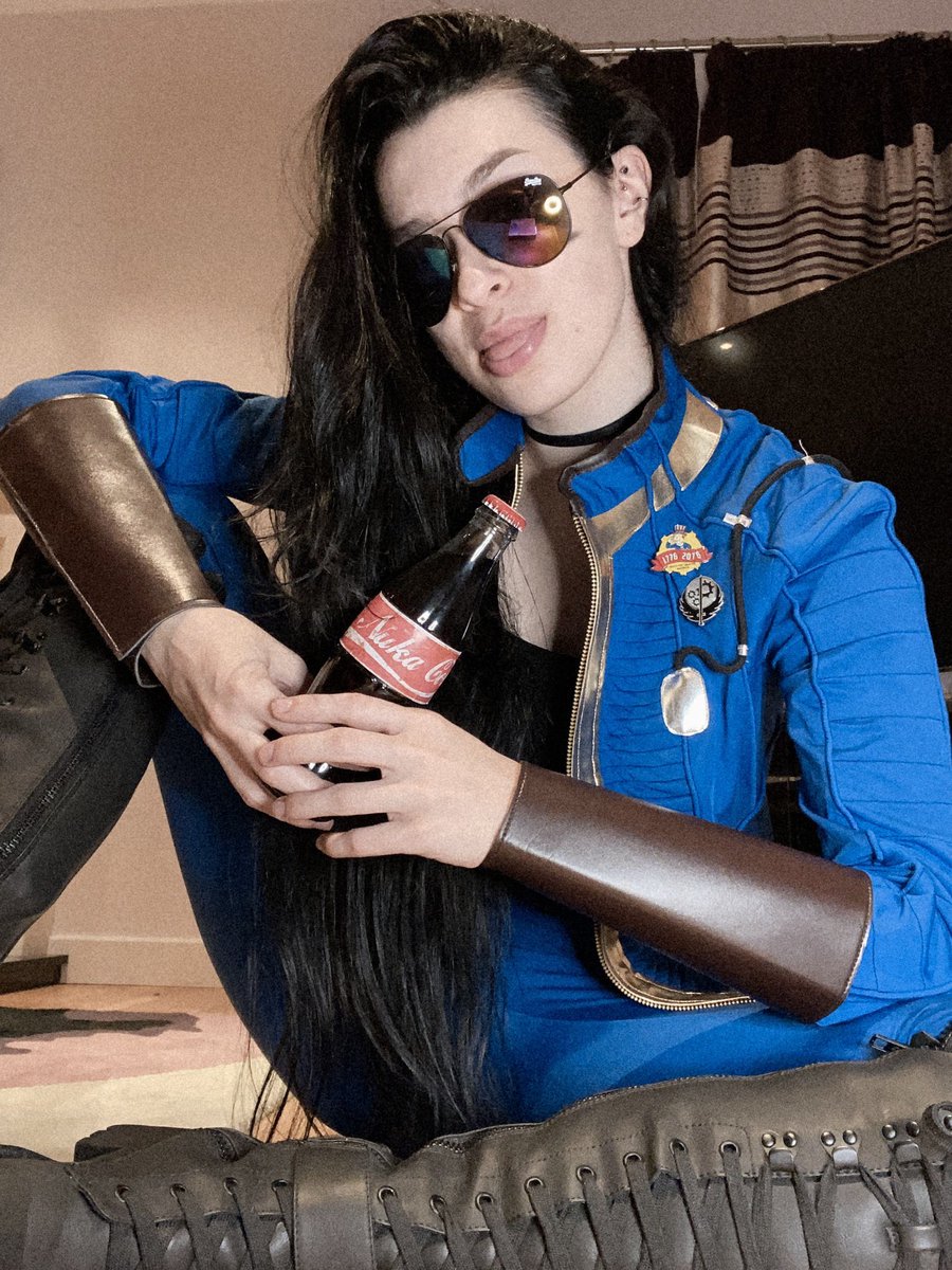 Happy #Fallout Day!! ☢️
From your favourite radioactive goofball ❤️