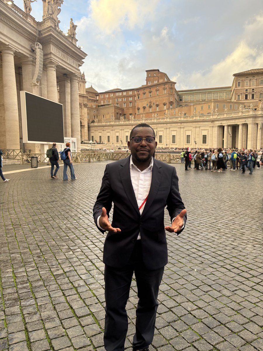 Dans le cadre de la rencontre mondiale des mouvements populaires tenue à Rome du 20 au 23/10/2025, nous avons été reçus par le <a href="/Pontifex_fr/">Pape Léon XIV</a> au Vatican pour lui restituer les conclusions de nos échanges sur la justice, la paix  et le droits sociaux (travail, terre et logement).