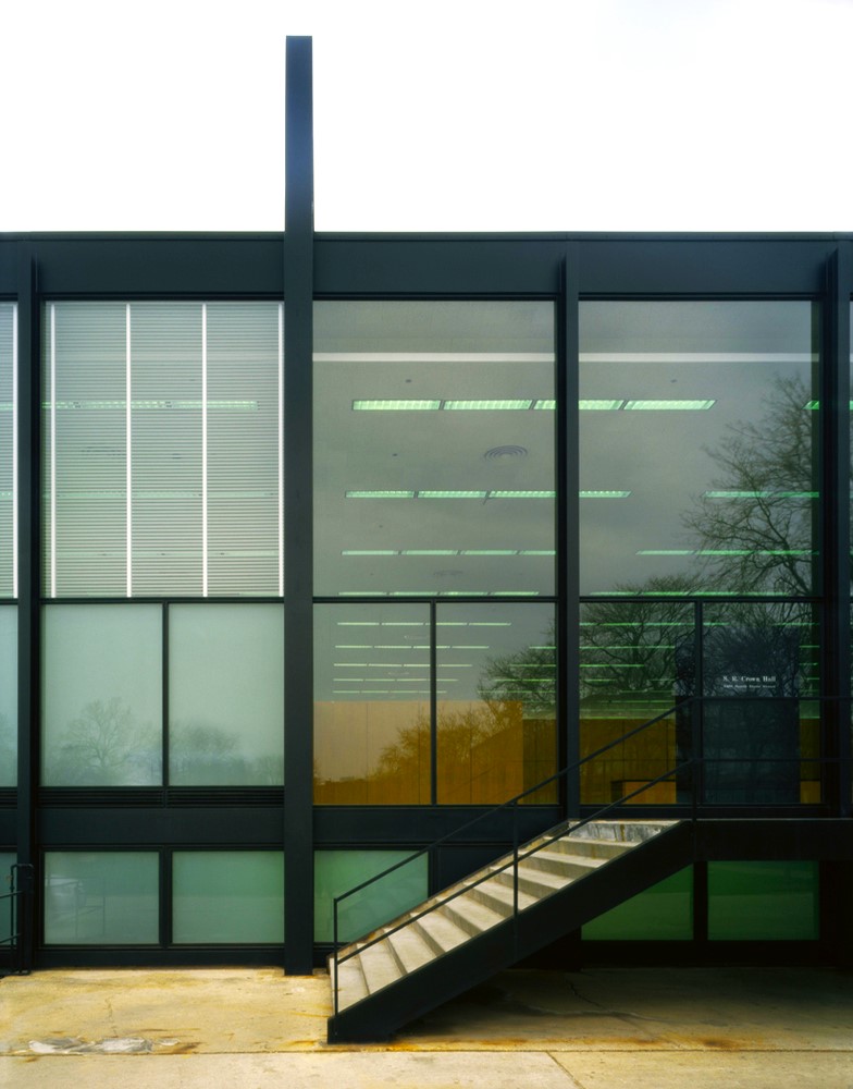 fraisku's tweet photo. Mies Van der Rohe:
"La arquitectura es un arte objetivo y debe regirse por el espíritu de la época en que se desarrolla".  Crown Hall-1956, Chicago, Illinois, USA.
📷Pete Sieger.
#JuevesDeArquitectura https://t.co/xK1JsmlbQh