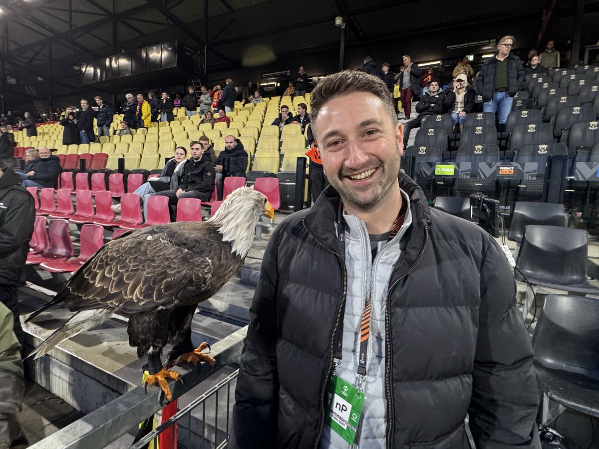 Me and my new mate Hardy. 

Go Ahead v Aston Villa on <a href="/footballontnt/">Football on TNT Sports</a> now! 

Alongside Martin Keown for this one.