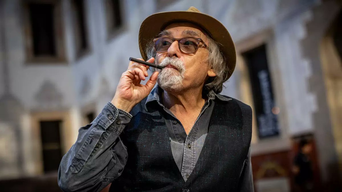 annaabella66's tweet image. Art #Spiegelman: "EEUU está inmerso en el fascismo. Los nazis no han muerto, son una plaga". El autor de Maus habla de su bloqueo ante la era Trump y del genocidio en Gaza elperiodico.com/es/ocio-y-cult… @cececebe @ReservoirBooks vía @elperiodico #comic