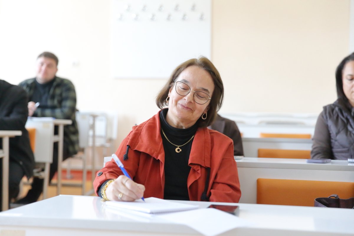 Arkeoloji merakıyla ikinci meslekleri için üniversiteli oldular.⤵️

Hitit Üniversitesi İnsan ve Toplum Bilimleri Fakültesi Arkeoloji Bölümünde öğrenim gören, yaşları 43 ila 56 arasında değişen 6 kişi, kendileri gibi ileri yaşlarda üniversite eğitimi görmeyi düşünenlere örnek