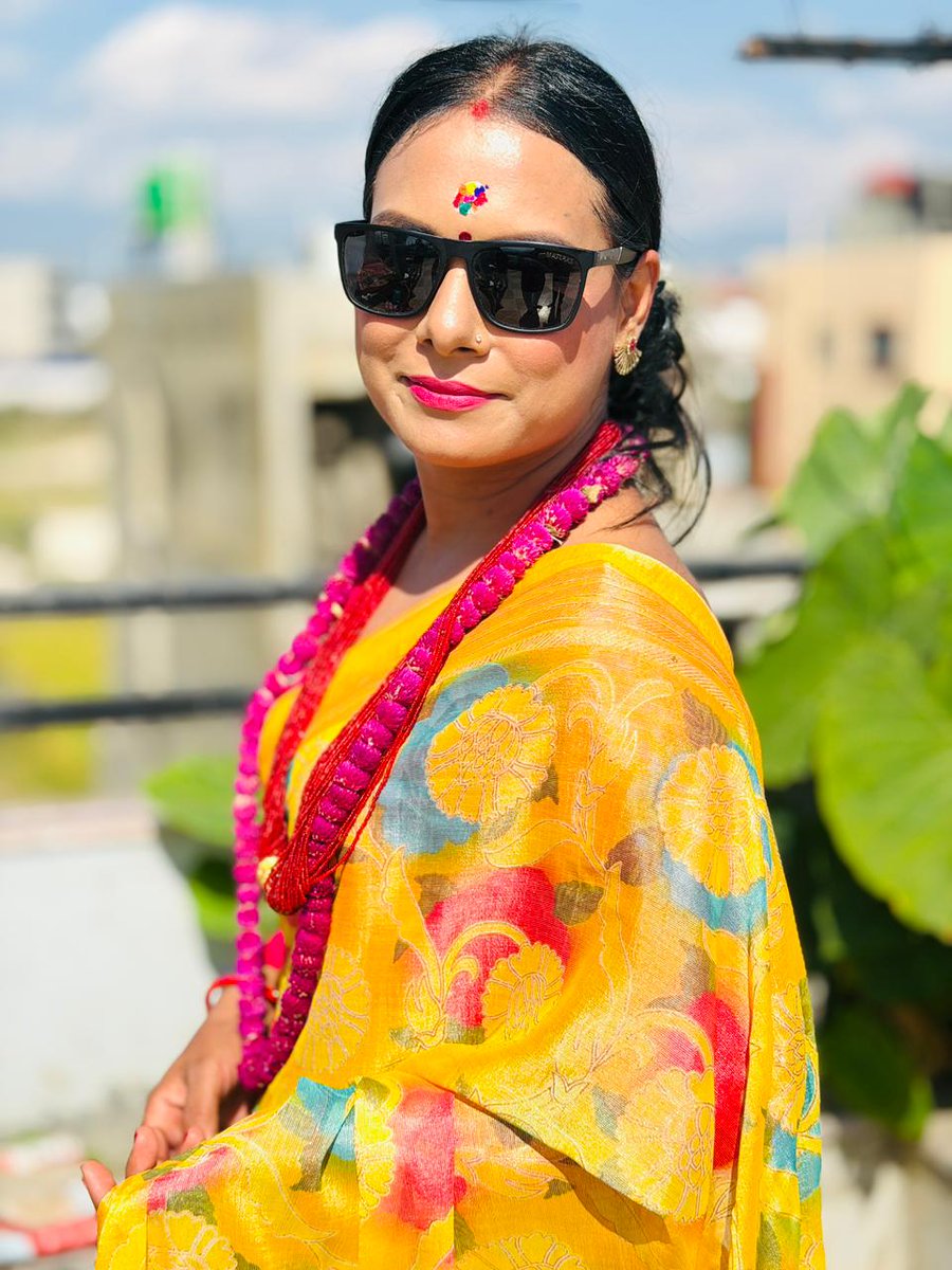 Rupakhadka12's tweet photo. तपाईले तिहार कसरी मनाउनुभयाे?
आशा छ सम्बन्धकाे दियाेमा तेल थप्नुभयाे
मायाकाे पाेकाेलाई थप कस्नुभयाे
उज्यालाे प्रकाशबाट खुशी साच्नुभयाे
#HappyTihar https://t.co/hdEmmHDsXg