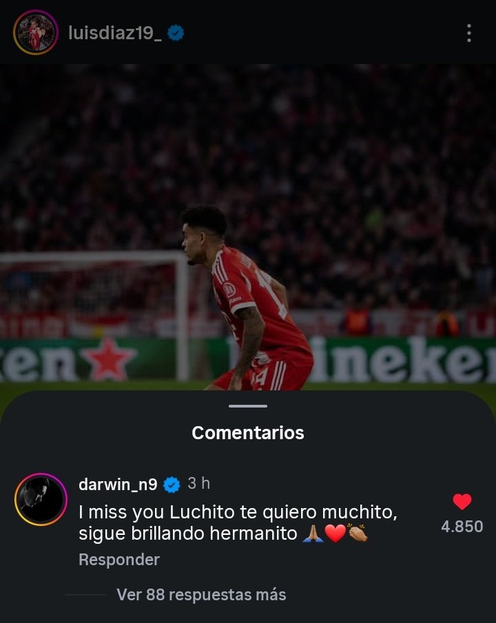 Feysanddaylight's tweet image. Cuando estás en una competencia por ver quién extraña más a Luis pero tú contrincante es Darwin 

El te quiero muchito pego fuerte 😞