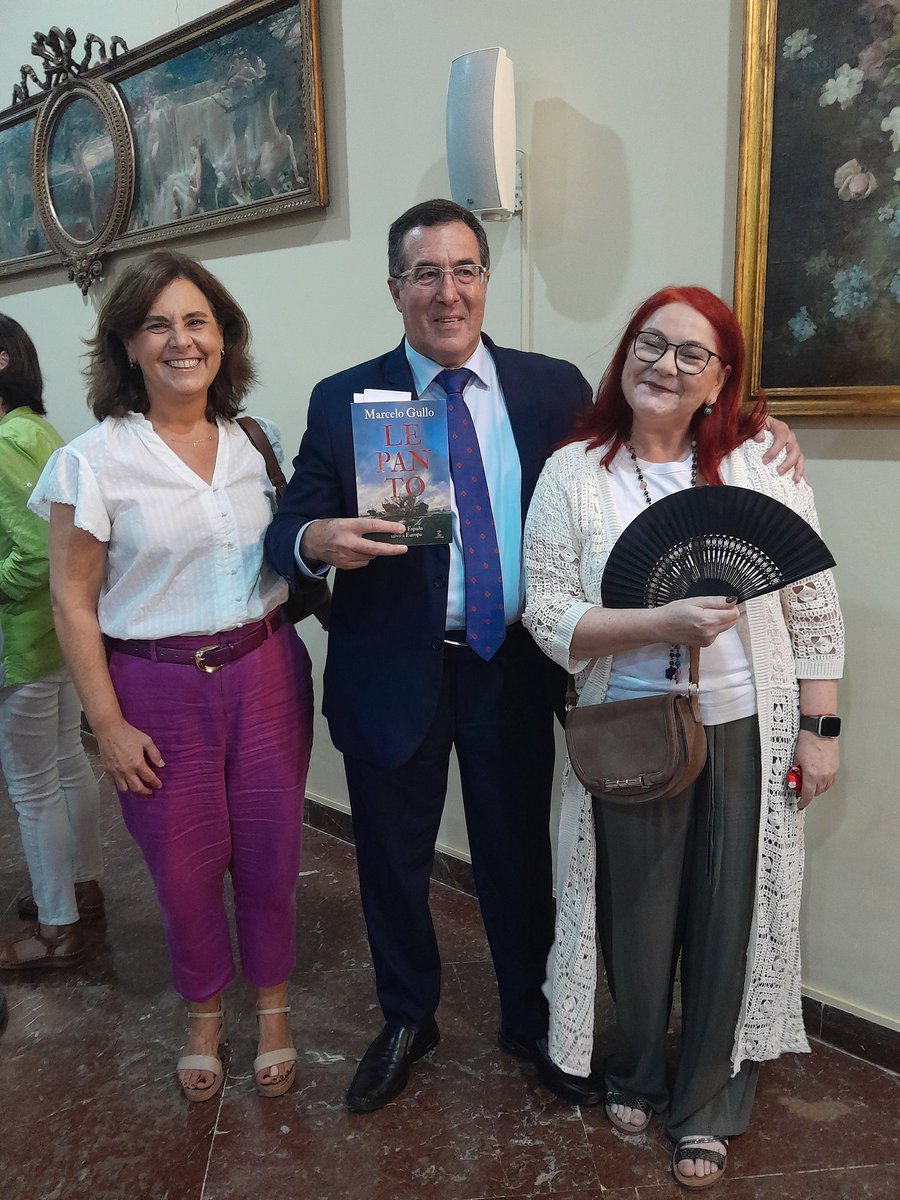 marcelogullo (@marcelogullo) on Twitter photo Sala completa para la presentación  en Sevilla, el miércoles 22, de mi libro LEPANTO. Cuando España salvó a Europa. Como en Córdoba nuevamente muchas personas de pie y muchas no pudieron entrar a la sala. Más de 400 peronas asistieron a la presentación.
Muchas gracias a todos. Sala completa para la presentación  en Sevilla, el miércoles 22, de mi libro LEPANTO. Cuando España salvó a Europa. Como en Córdoba nuevamente muchas personas de pie y muchas no pudieron entrar a la sala. Más de 400 peronas asistieron a la presentación.
Muchas gracias a todos.