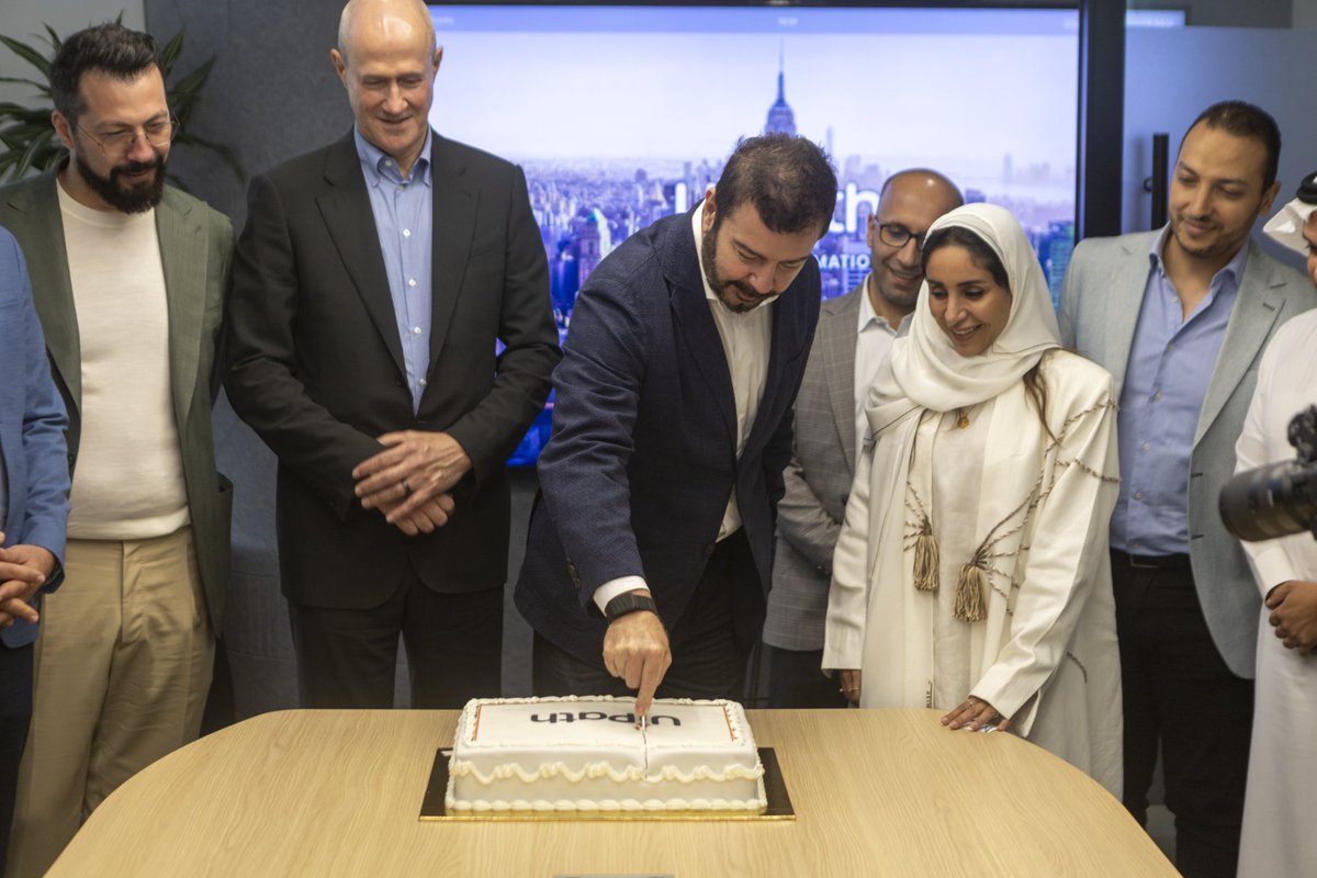 robots4testing's tweet image. Thanks for the warm welcome, Saudi Arabia! 🇸🇦 We’re excited to deepen our commitment to driving #AgenticAI adoption and innovation with our new Riyadh office. spr.ly/6012ACYee