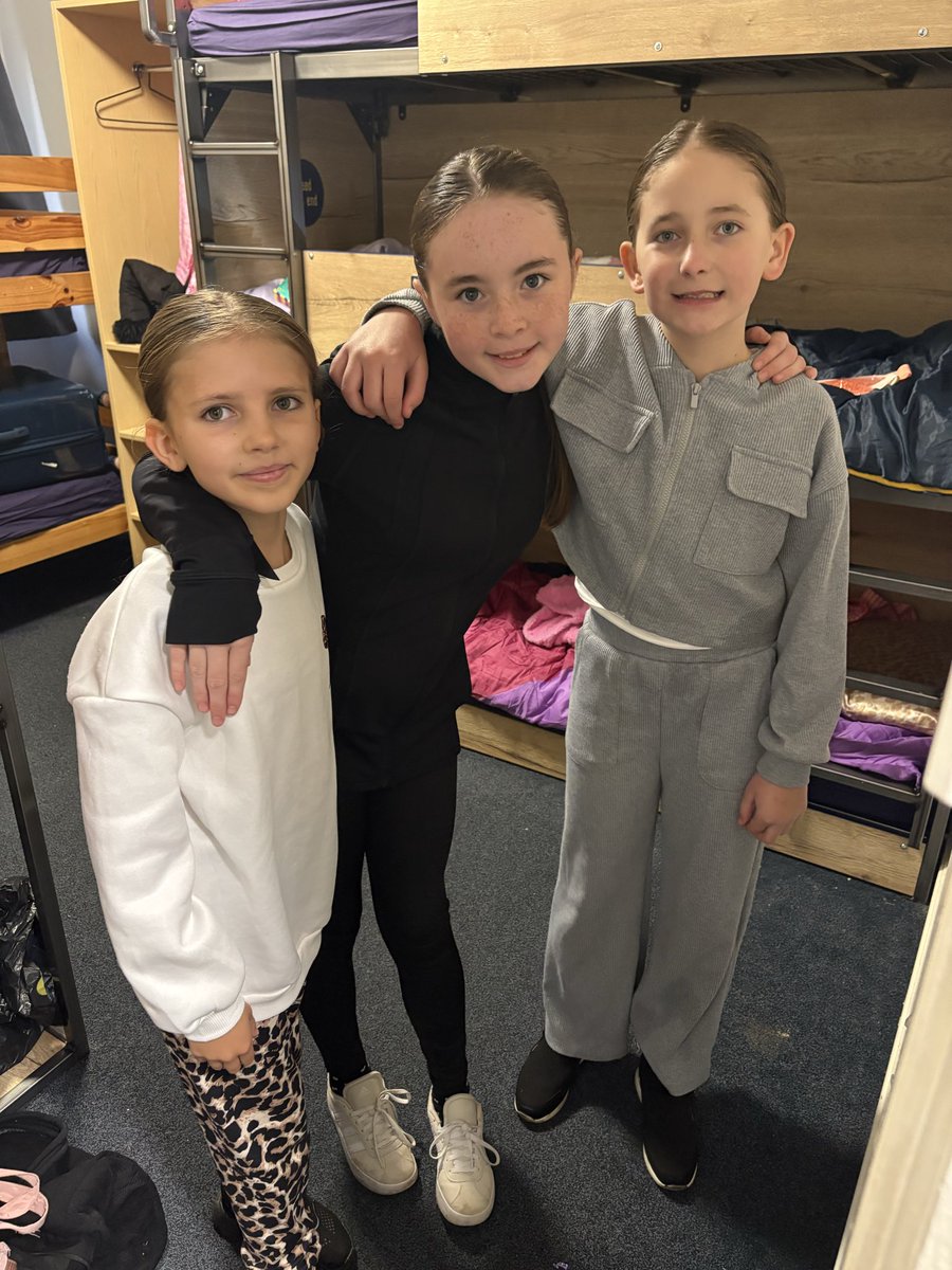 Layton Trips tweet media