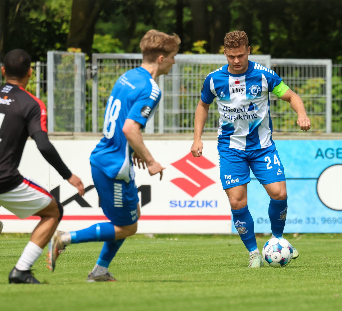 𝗔𝗻𝗳ø𝗿𝗲𝗿: 𝗩𝗲𝗱 𝗶𝗸𝗸𝗲 𝗼𝗺 𝗺𝗮𝗻 𝗸𝗮𝗻 𝗸𝗮𝗹𝗱𝗲 𝗼𝘀 𝗸æ𝗺𝗽𝗲𝗳𝗮𝘃𝗼𝗿𝗶𝘁𝘁𝗲𝗿

Fredag aften gælder det FC Helsingør, som ligger på sidstepladsen i 2. Division, men det skal man ikke lade sig narre af, siger anfører, Emil Lagergaard. 

🔗thistedfc.dk/nyheder/anfoer…