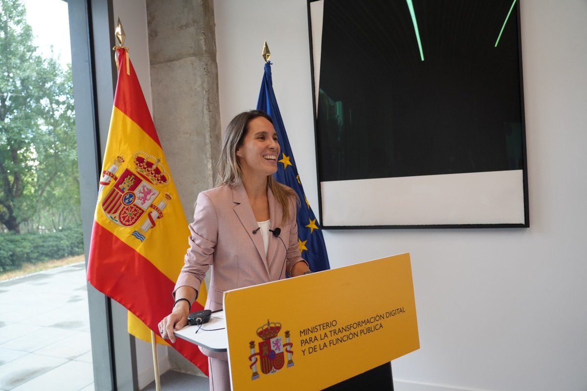 SEDIAgob's tweet photo. 🗣️"El objetivo del Sandbox de IA es que desde la Administración ayudemos en la adaptación al Reglamento de la IA: pasar de lo teórico, a lo práctico"

@AleiAlc, directora general de IA, en el encuentro con personas colaboradoras del Sandbox de IA en la sede de @mintradigital

➕ https://t.co/u0kNQV0JZP