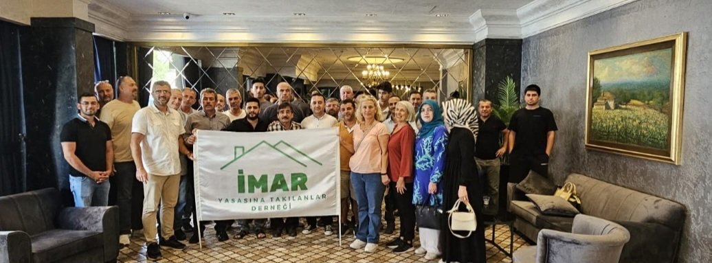 Sayın Komisyon Üyeleri,

2018 yılında yürürlüğe giren İmar Barışı / Yapı Kayıt Belgesi uygulaması, ülkemizdeki milyonlarca vatandaşın mülkiyet sorunlarının çözümünde önemli bir adım olmuş, aynı zamanda devlet hazinesine yaklaşık 25 milyar TL gelir sağlamıştır. Ancak çeşitli