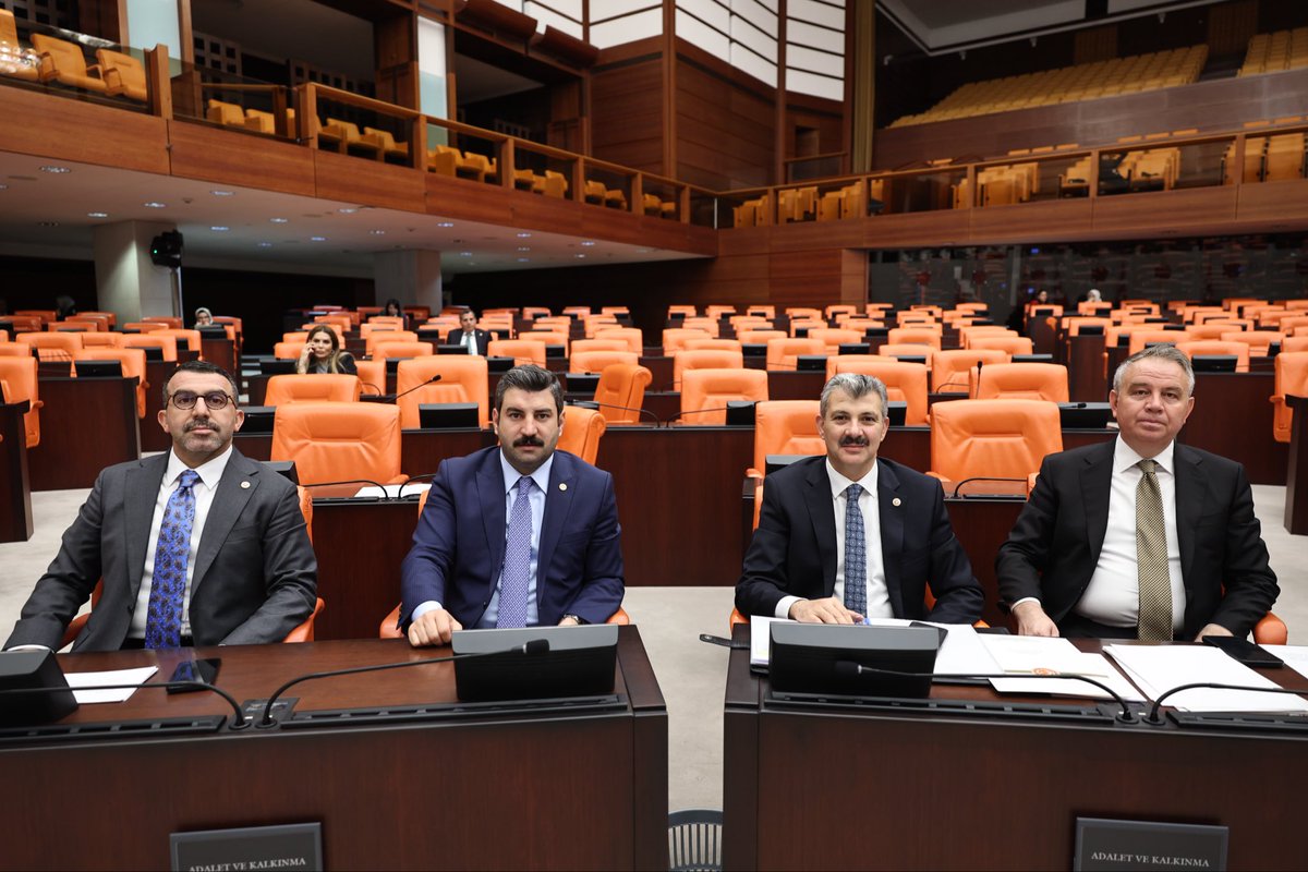 📍#TBMM 
Türkiye Büyük Millet Meclisi Genel Kurulu’nda, milletimiz ve ülkemizin geleceği için yürüttüğümüz yasama çalışmalarımızı kararlılıkla devam ediyoruz…

<a href="/RTErdogan/">Recep Tayyip Erdoğan</a> <a href="/Akparti/">AK Parti</a> <a href="/Ademcalkin/">Adem Çalkın</a> <a href="/TBMMGenelKurulu/">TBMM Genel Kurulu</a> <a href="/haltinsoy68/">Hüseyin ALTINSOY🇹🇷</a> <a href="/Murat_Alparslan/">Murat Alparslan</a>