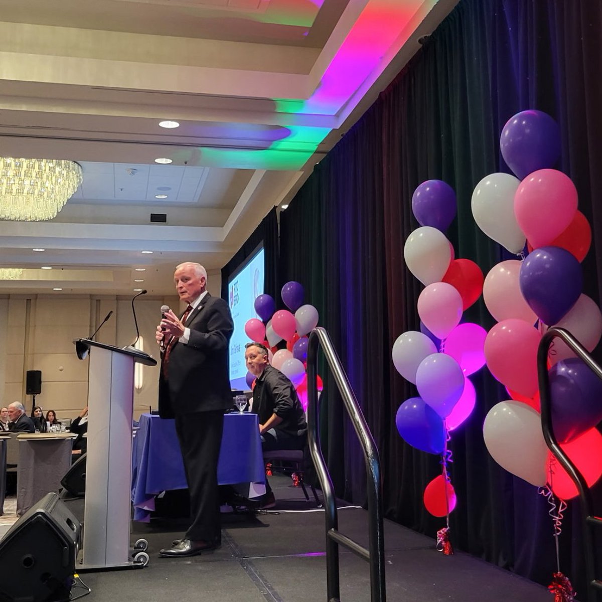 Nous avons célébré notre directeur général, Jim Grieve, lors du Forum d’automne 2025 — son dernier avant la retraite. Depuis dix ans, il a guidé notre organisation à travers une période de croissance et de transformation. Merci, <a href="/JimAwesomeYears/">Jim Grieve</a>!