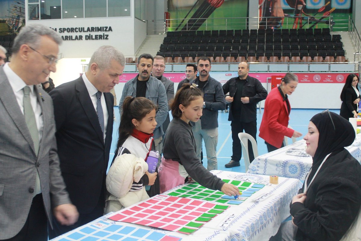 “Zamanı Aşan Teknoloji: Geçmiş ve Gelecek Buluşuyor” TÜBİTAK 4007 Bilim Şenliği açılışı gerçekleştirildi . İlkadım Kaymakamı Abdulkadir DEMİR , İlkadım Belediye Başkanı İhsan KURNAZ , il Milli Eğitim Müdürü Dr. Murat AĞAR  , öğretmen ve öğrencilerimizin katılımı ile başladı.