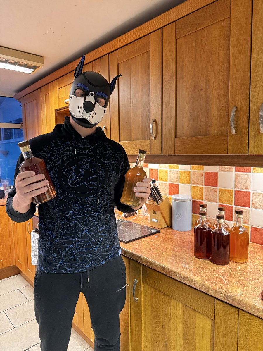 So it’s finally done after 8 long months me and <a href="/Starfirewolfie/">Starfire AKA Smol Doggo</a> have bottled our first batch of mead.