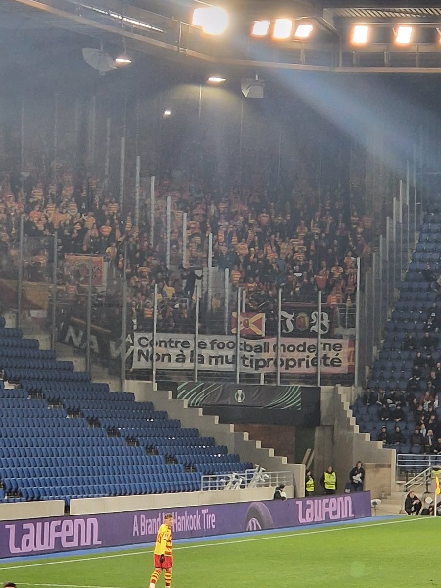 🇵🇱 La banderole en français du parcage de Jagiellonia à Strasbourg ce soir 💬

#RCSAJAG #Jagiellonia #RCSA #UECL