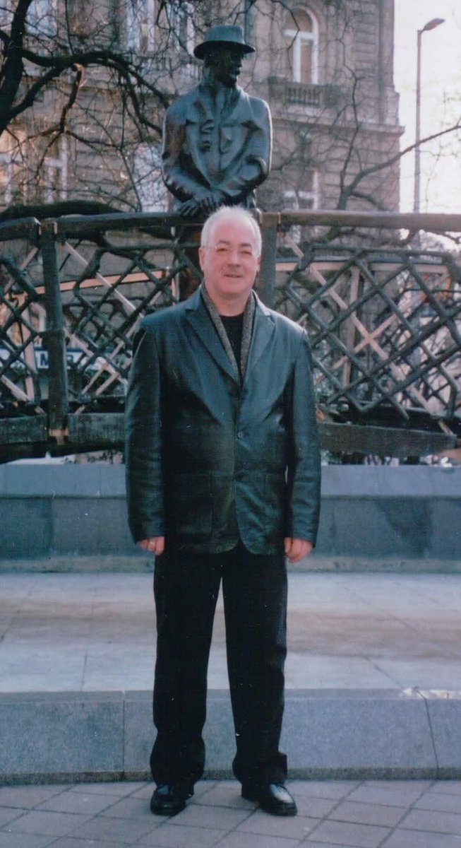 twistedfoot's tweet photo. Today is the anniversary of the start of the Hungarian Uprising in 1956. This is me in Budapest back in 2004, standing in front of a statue of Imre Nagy, the leader of the Uprising, who was executed by the Soviet Union two years later.

#hungarianuprising #ImreNagy https://t.co/lOKr5s7gMH