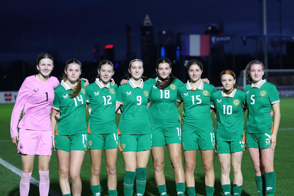 The eight #IrishRovers representing Ireland WU17s in Frankfurt this week 👇🏻

🇮🇪 Sarah Doyle 
🇮🇪 Kassie McLoughlin 
🇮🇪 Hailey Twomey
🇮🇪 Ciara Milton
🇮🇪 Alice Buggle
🇮🇪 Lara Dallaghan
🇮🇪 Sophie Byrne
🇮🇪 Keelin Comiskey