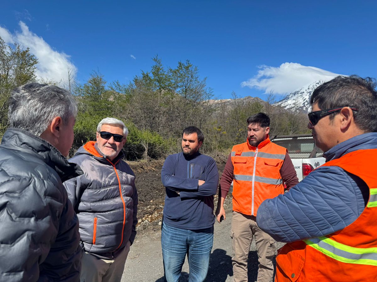 UN NUEVO PASO INTERNACIONAL PAVIMENTADO 

Hoy recorrimos la obra de pavimentación de la Ruta 60, hasta el paso Mamui Malal, en cercanías de Junín de los Andes. 

Una obra fundamental por lo que significa como conexión con Chile y el impulso al turismo. Un proyecto que forma parte