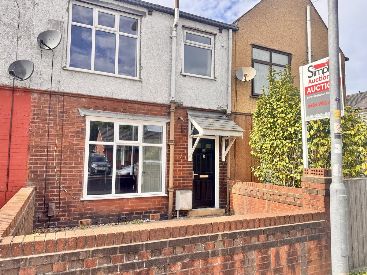 SimplyProperty's tweet photo. Garstang Ave Bolton - 3B for sale vacant at https://t.co/aFxRgaqk6G bidding from £120,000 🤩 https://t.co/aFxRgaqk6G #Bolton #Houseforsale https://t.co/eHAKvu6SHz