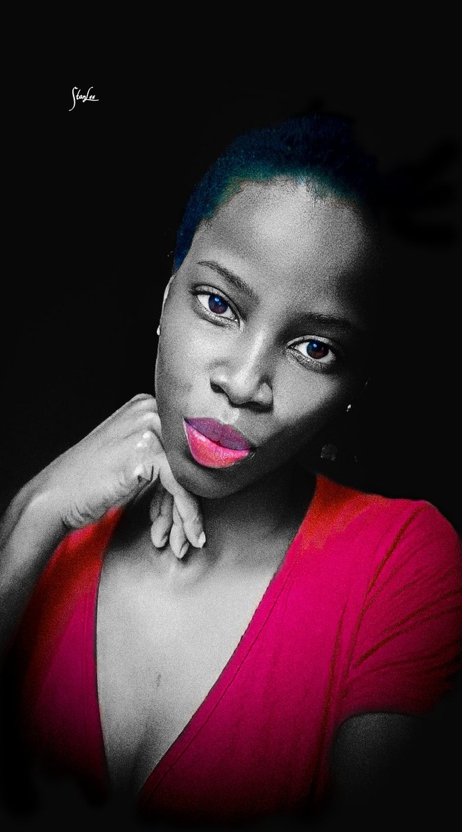 iStanDesign's tweet image. Looking back, I see how everything aligned perfectly for my good.
Before I got into graphic design last year, I was passionate about photography.
Taking pictures with my phone and editing them on PicsArt.
Funny how that hobby helped sharpen my eye for colors and editing today.