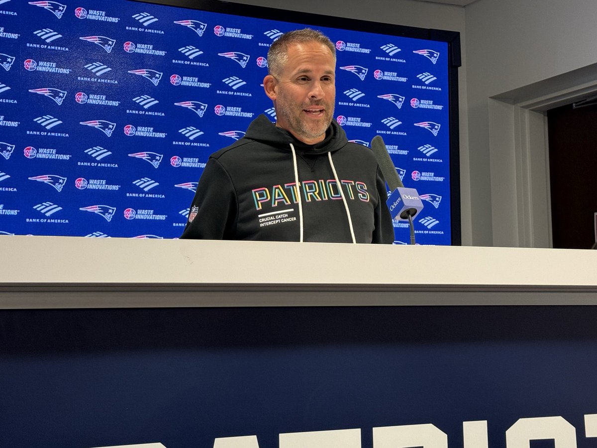 Offensive coordinator Josh McDaniels, asked a question about WRs being able to flash “late hands” like Stefon Diggs last week, says Randy Moss was the best at mastering that aspect of the game. 