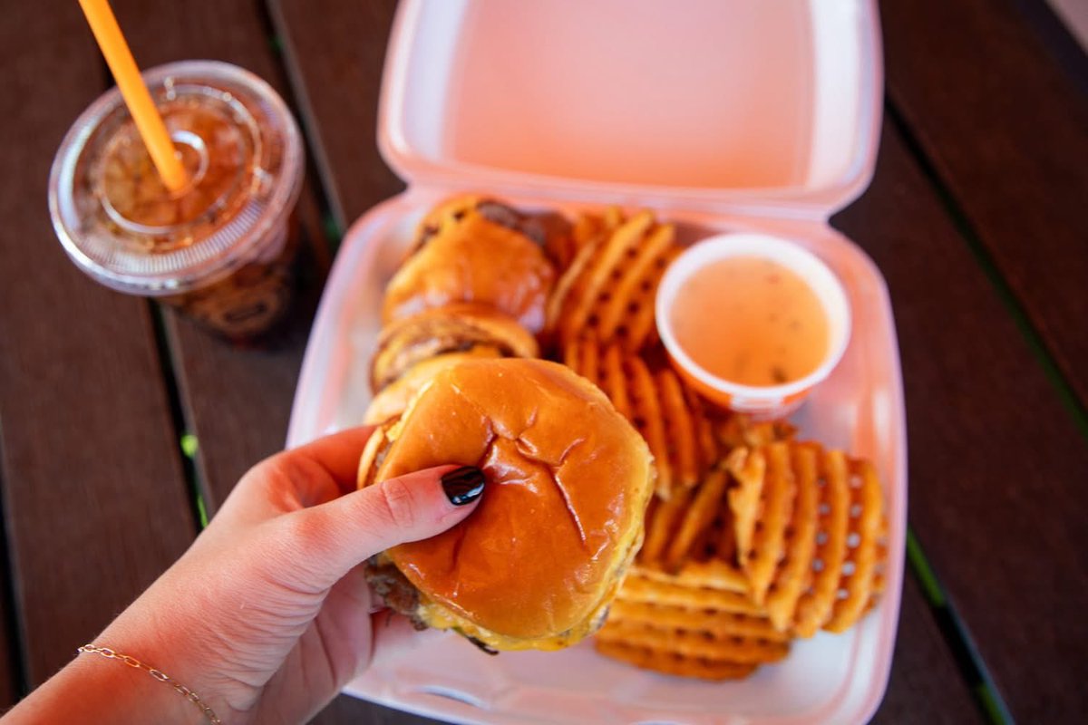 Smalls Sliders (@smalls_sliders) at 4921 S Cooper St is here to serve you delicious sliders and more. For more about the city of Arlington, listen to The Downtown. #SupportLocal #RediscoverYourCity