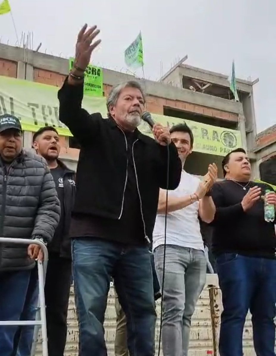 Trelew vuelve a moverse 💪
Se reactivó el Procrear: 204 viviendas para las familias de nuestra ciudad y empleo para más de 250 trabajadores del Valle.
#Trelew #Trabajo #Vivienda #UOCRA