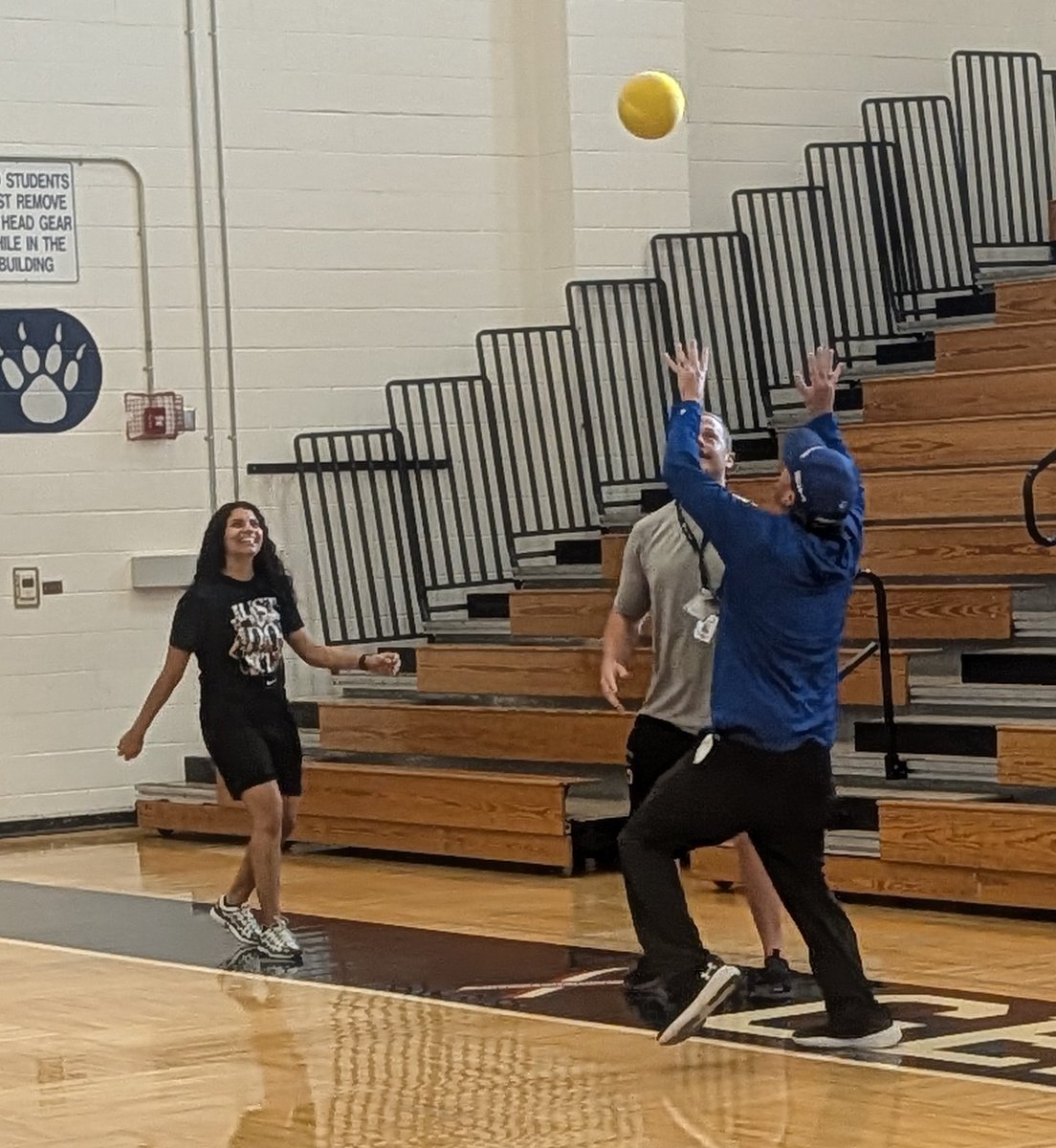 GWPublisher's tweet photo. 👏 Big shoutout to the amazing #SecPhysEd teachers in Killeen, TX for diving into our Fitness & Wellness Skills PD! Your passion for student wellness is inspiring! 💪 @KilleenISD_ #GWPublisher #PhysEd https://t.co/WvSGQIe0Uz