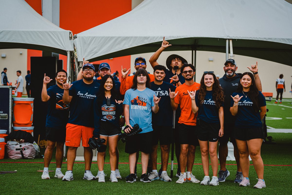 UTSAFTBL's tweet image. “The eye in the sky doesn’t lie” 👀🎥
Happy Sports Video Appreciation week to our amazing video department! 
#210TriangleOfToughness 
#SportsVideoWeek | #DeclanSullivan