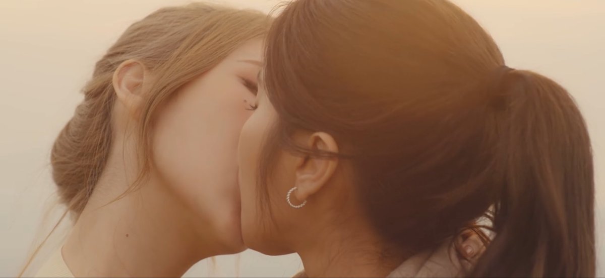 Aokbab being the one who started the kiss wasn't on my bingo card

DESIGN FOR KITAKYUSHU
#LoveDesignEP4