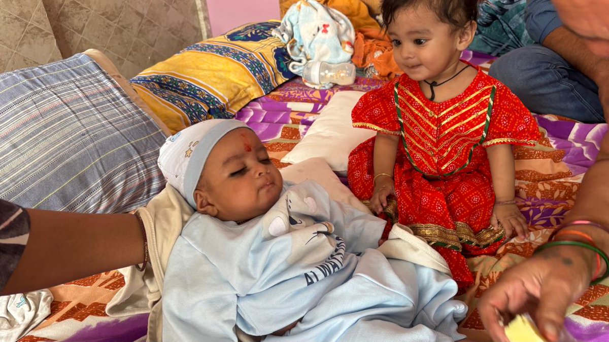 My daughter and son's first Bhai Dooj festival, daughter happiness knows no bounds, Shivanshi loving brother Shivansh #भाई_दूज #Bhaidooj