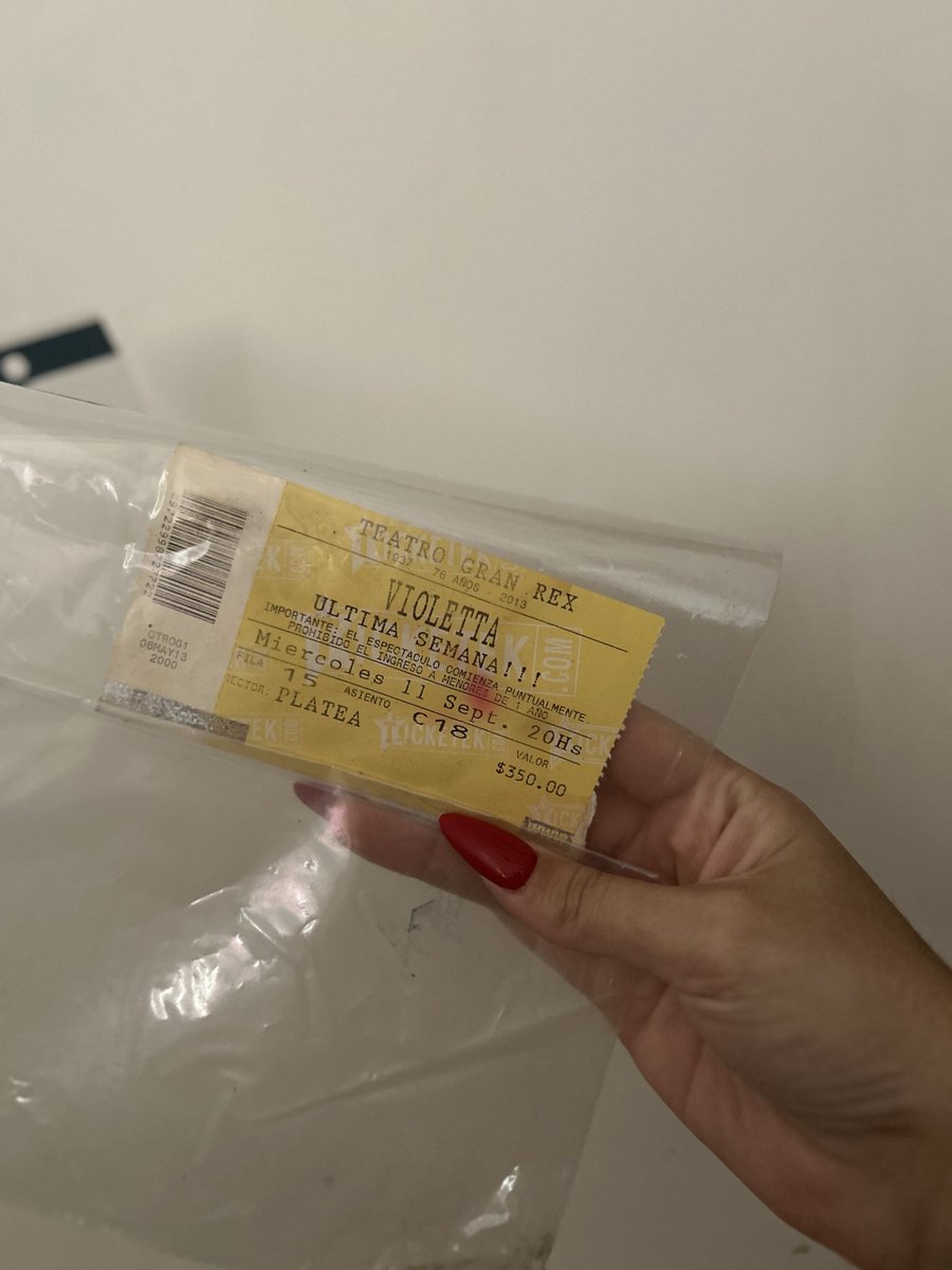 recien avisaron que con esta entrada se puede entrar a futttura 💋