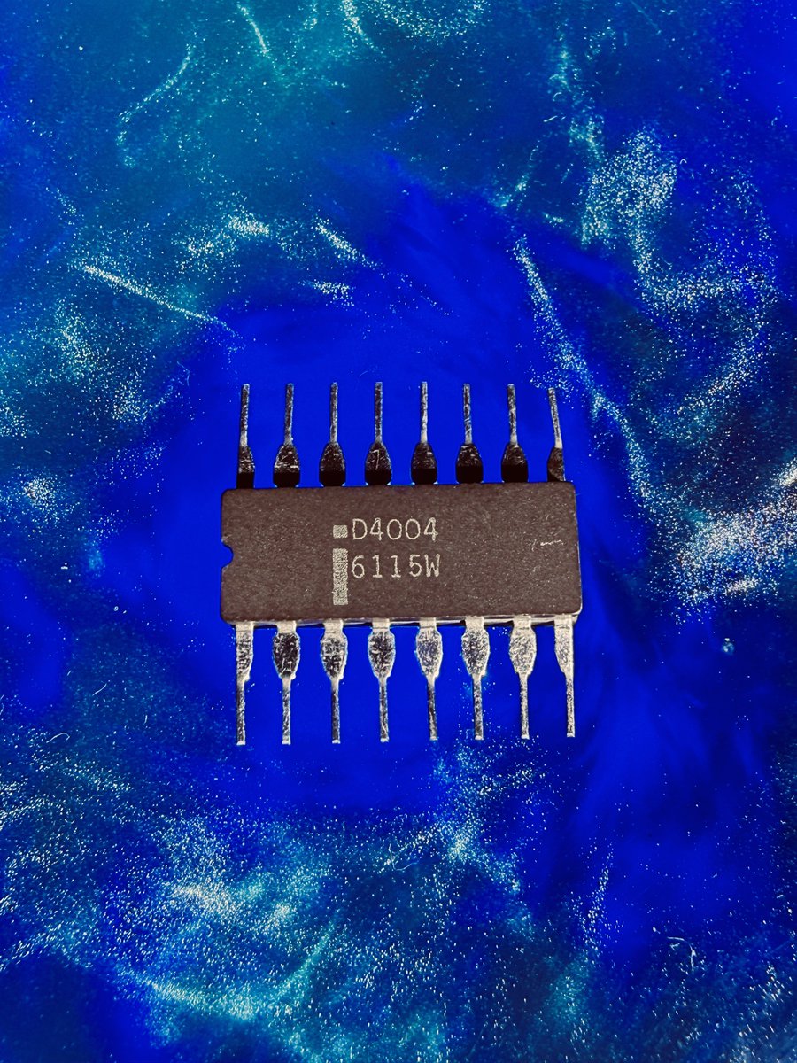 duke_cpu's tweet image. It’s the world’s first #CPU!
Almost 54 years ago, on November 15th 1971, #Intel launched the first commercial  single-chip microprocessor. 
With the following tweets, let’s jointly explore the greatest milestone in #computing #history after the invention of the #transistor!