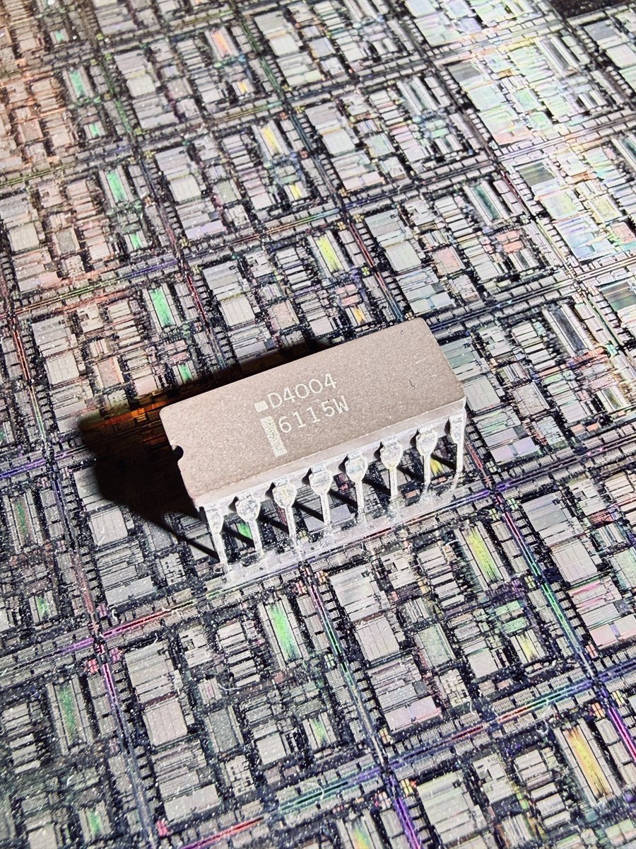 duke_cpu's tweet image. It’s the world’s first #CPU!
Almost 54 years ago, on November 15th 1971, #Intel launched the first commercial  single-chip microprocessor. 
With the following tweets, let’s jointly explore the greatest milestone in #computing #history after the invention of the #transistor!