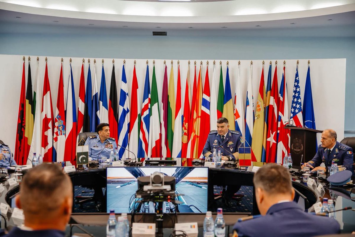 Save__Pakistan's tweet image. Air Force chief in Romania 
Army chief in Egypt 
Navy chief in US