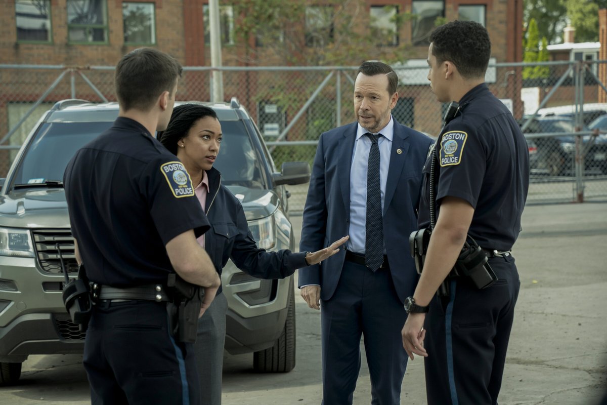 What2Vue's tweet image. Boston Blue - NEW PHOTOS! 📸
S01E04 - Rites of Passage
See: what2vue.com/cbs/boston-blu…
#BostonBlue #CBS #Photos