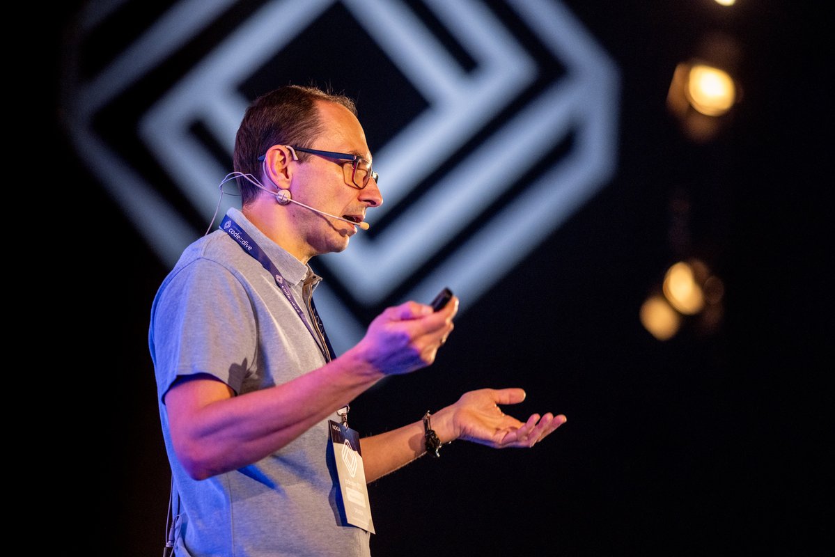 code_dive_pl's tweet image. From safer C++ and smarter AI to the art of breaking codes and securing systems - the final chapter of code::dive 2025 brought the event to an inspiring close.
