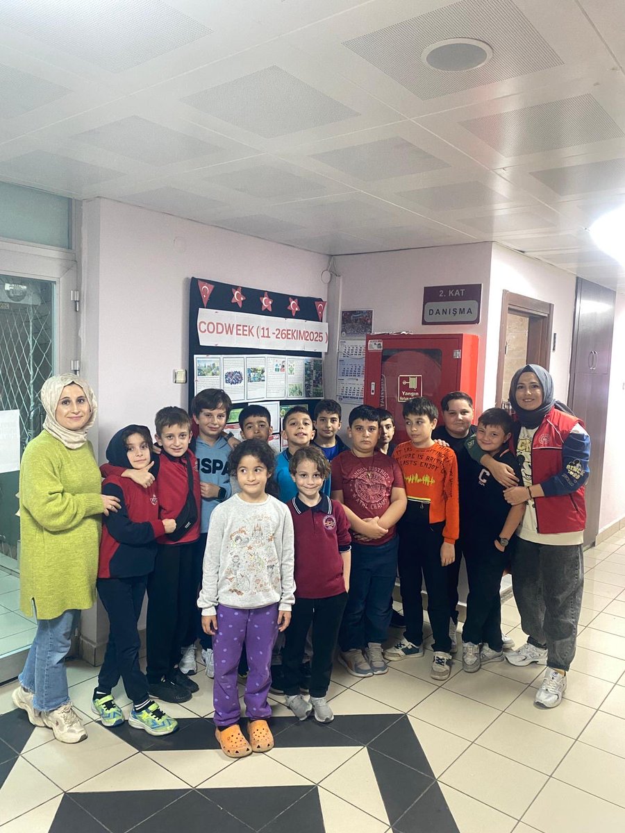 GSB_CorumGM's tweet image. 💻 Kodla, üret, geleceği şekillendir!
Avrupa Kod Haftası’nda biz de Çorum Gençlik Merkezi olarak bu heyecana ortak oluyoruz! 🚀
#CodeWeek #ÇorumGençlikMerkezi #Kodlama #GençlikKodluyor