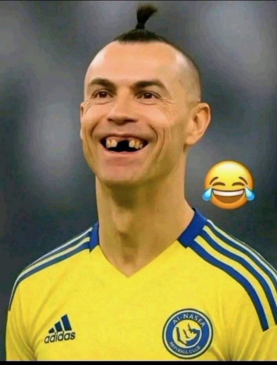 Ronaldo was planning to retire in 2027 only for Messi to renew contract till 2028
Messi keeps stressing Attassaa 😭😂😂😂😂