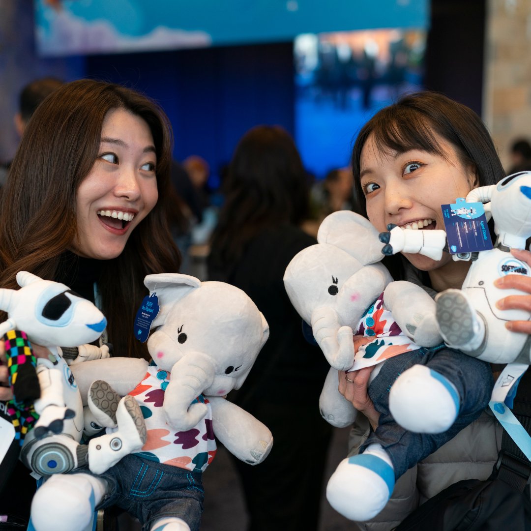 SalesforceAdmns's tweet image. ⚠️ Warning: These photos may cause extreme #DF25 nostalgia.
Relive some of the @Dreamforce magic and catch #AwesomeAdmin highlights on Salesforce+: sforce.co/3JpZlHQ