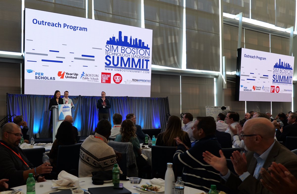 resilientcoders's tweet image. When Brianna Willis stood on stage at the SIM Boston Tech Leadership Summit, her message to tech leaders was clear: "We need more hiring partners who are ready to say yes to new voices and perspectives."
Recap: hubs.ly/Q03PX7M10
Get Involved w/RC: hubs.ly/Q03PX8L60
