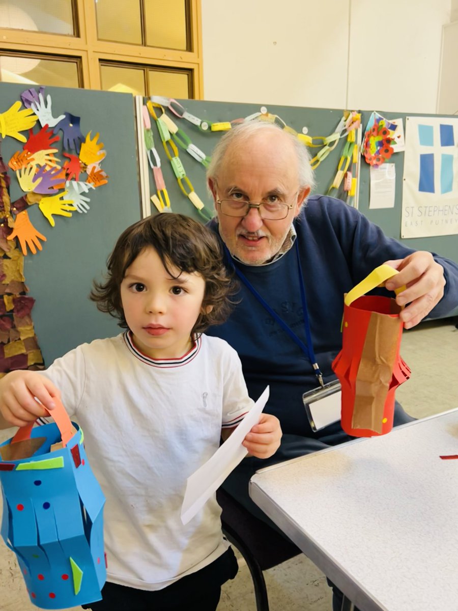 sparkleststeves's tweet image. Autumn leaves and Diwali lanterns this week at Sparkle
#Grandfriends #sparkletogether