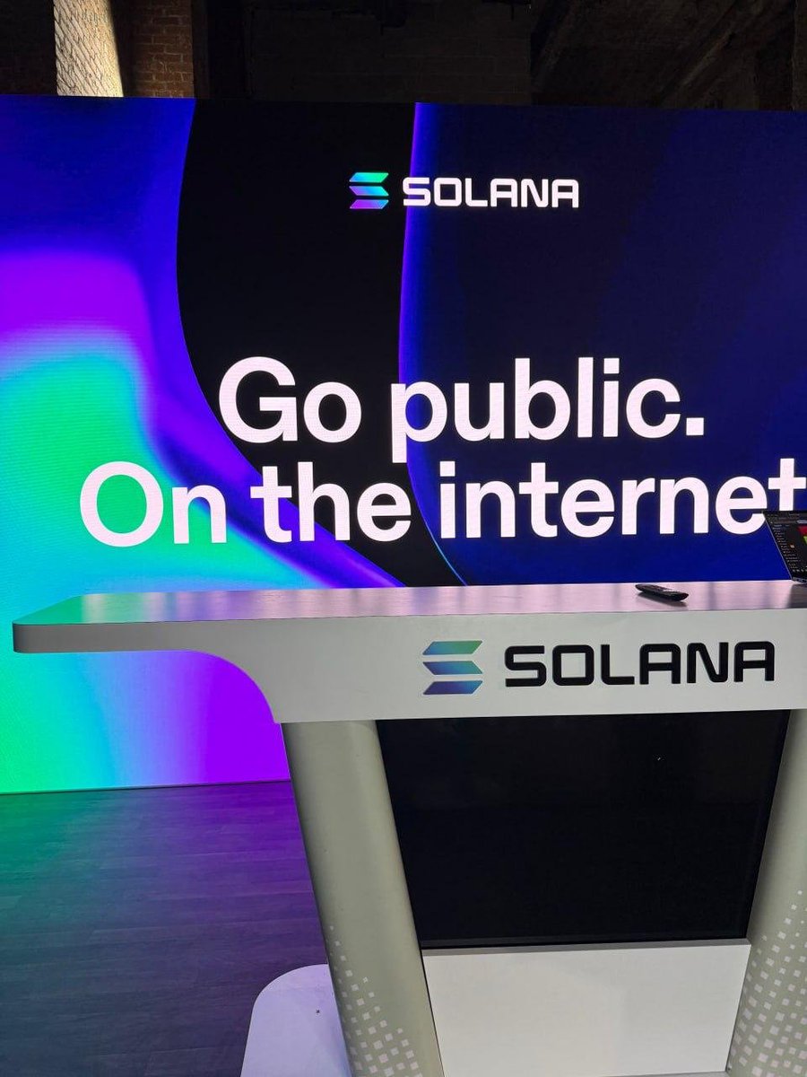 ウォール街のSolana Spacesを宣伝するイメージ画像