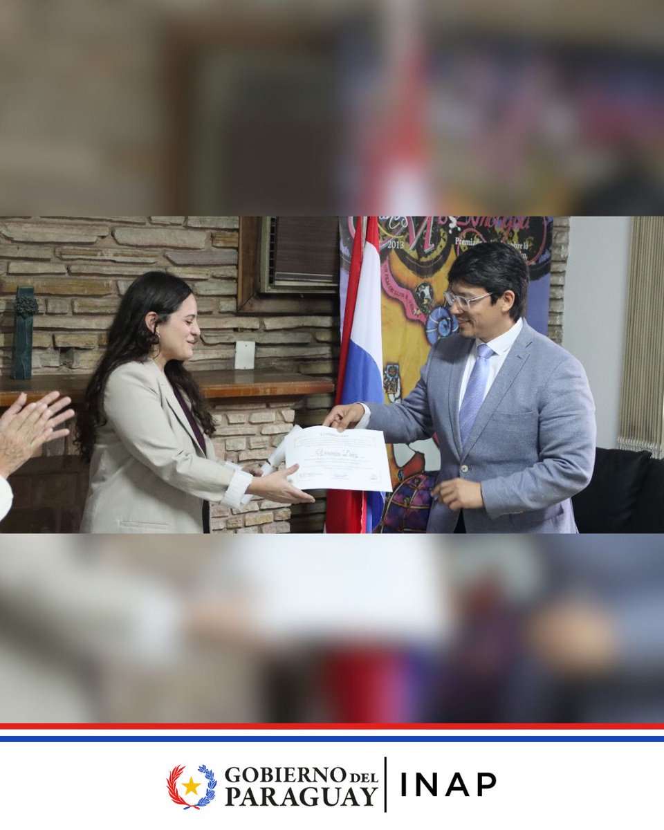 Inap_py's tweet image. 🎬 Verónica Díaz recibió su título como egresada de la EICTV (Cuba), con apoyo del INAP.
El director Christian Gayoso le entregó además la Mención de Honor del Premio Nacional de Investigación Cinematográfica por su obra “El pueblo (1969)”.
#INAP #CinePY #EICTV