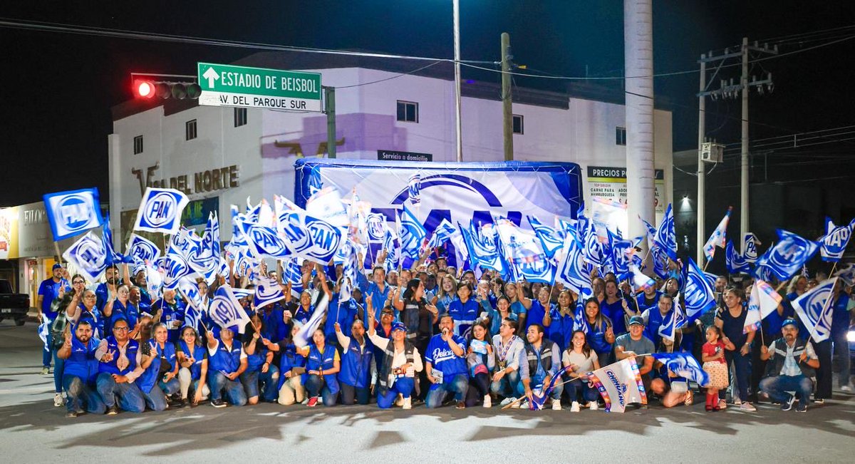 PAN_Chihuahua_'s tweet photo. Con resultados, ¡Chihuahua no se raja! 💙
Este martes realizamos una gran activación simultánea en todos los Comités Municipales del estado, encabezada por nuestra presidenta Daniela Álvarez.🫡🤩
#relanzamientopan #PAN #PANchihuahua #activacion #calle #libertad #familia https://t.co/1XWGjdmAK6