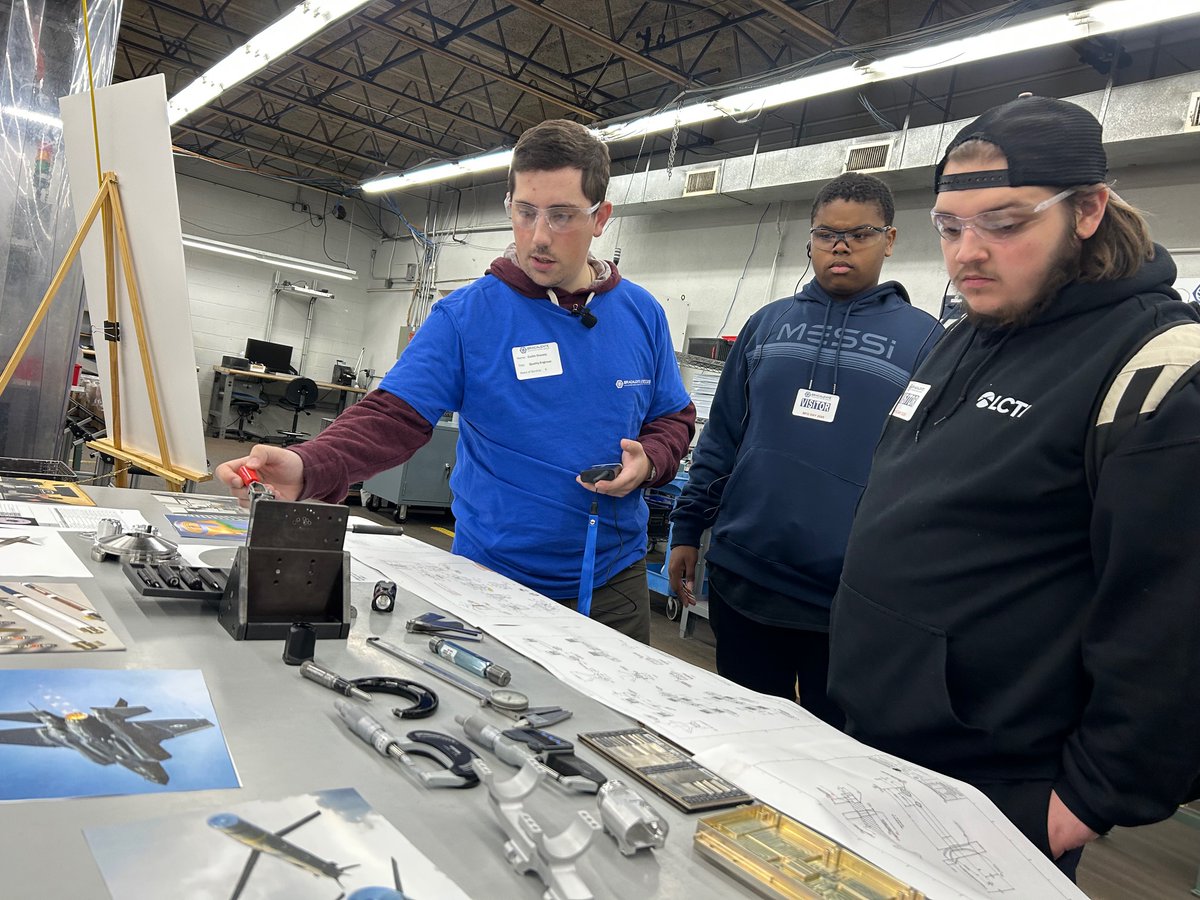 LehighCTI's tweet photo. Bracalente marked Manufacturing Day by welcoming nearly 200 visitors to their flagship site, including 35 students from LCTI’s Precision Machine Tool Technology program. This is how we inquire! #weinquire #opportunityahead
Learn more: https://t.co/Pf8p0zsxkx https://t.co/TrxTaJl09Q