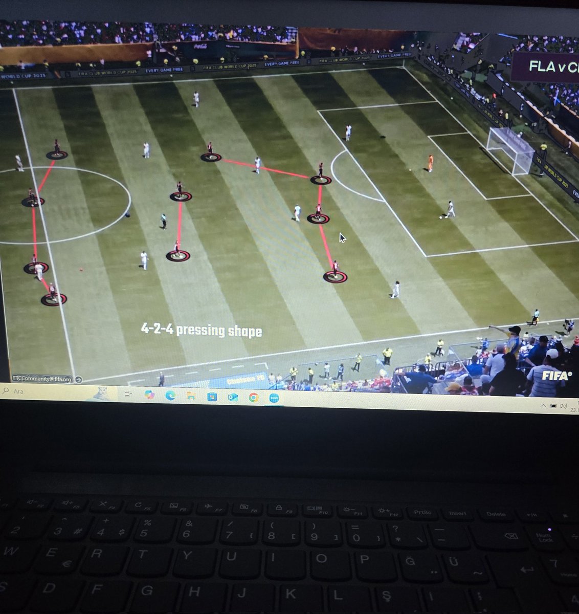 EnginErdem07's tweet image. FIFA’nın düzenlediği, Jürgen Klinsmann &amp;amp; Gilberto Silva tarafından gerçekleştirilen “HEDEF ODAKLI YÜKSEK / ÖNDE BASKI: SON BÖLGEYİ (3.) EN ETKİLİ ŞEKİLDE KULLANMAK” konulu seminere katılarak uluslararası futbol eğitimlerimi sürdürdüm. ⚽🌍