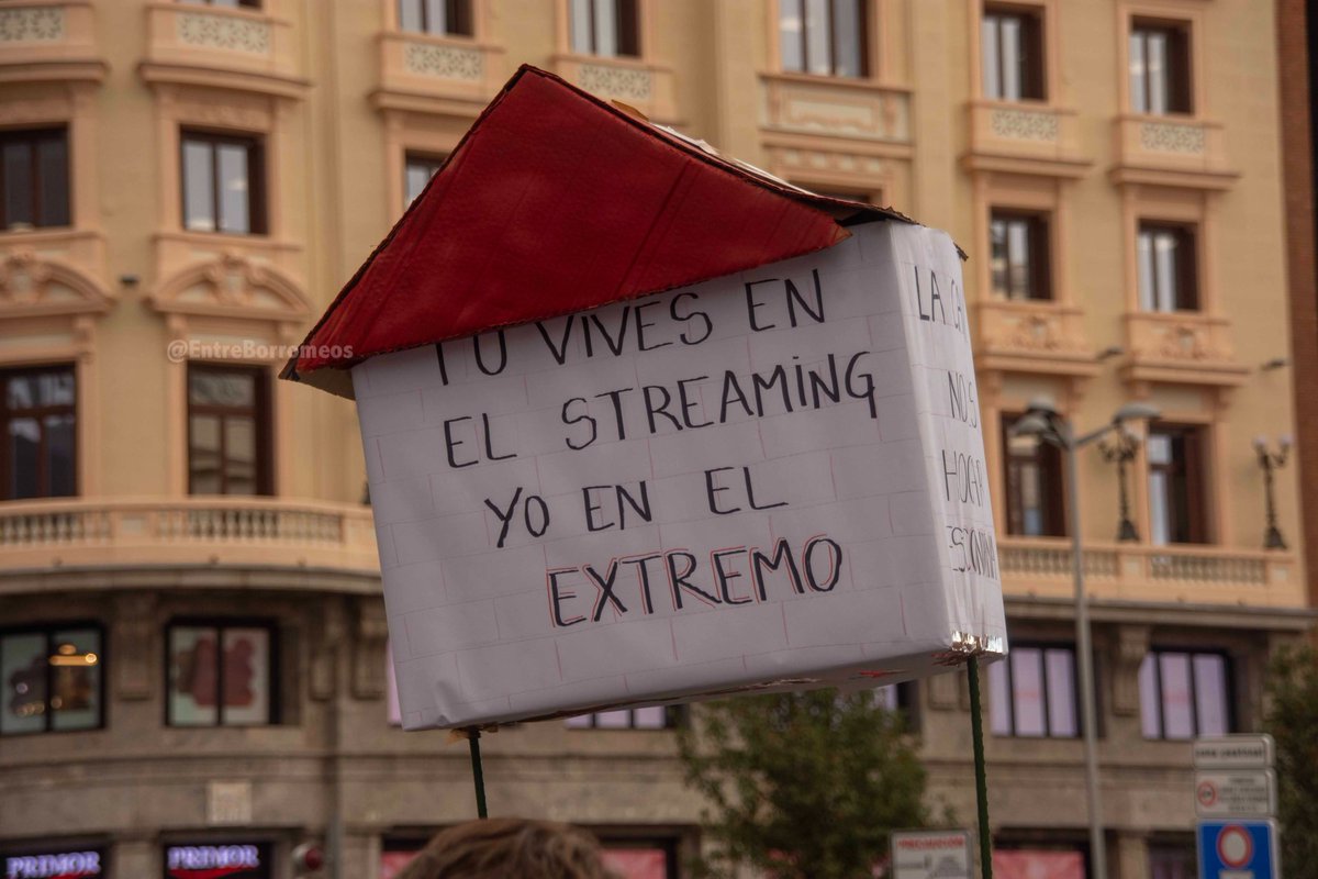 🙌Las personas #SinHogarPeroConSueños han marchado esta mañana por las calles. Os dejamos su ✍️MANIFIESTO y las 📸imágenes de la jornada que hoy nos han regalado 👉"No somos cifras. No somos problemas. Somos seres humanos con historias, sueños y derechos"
short-url.org/1i34q