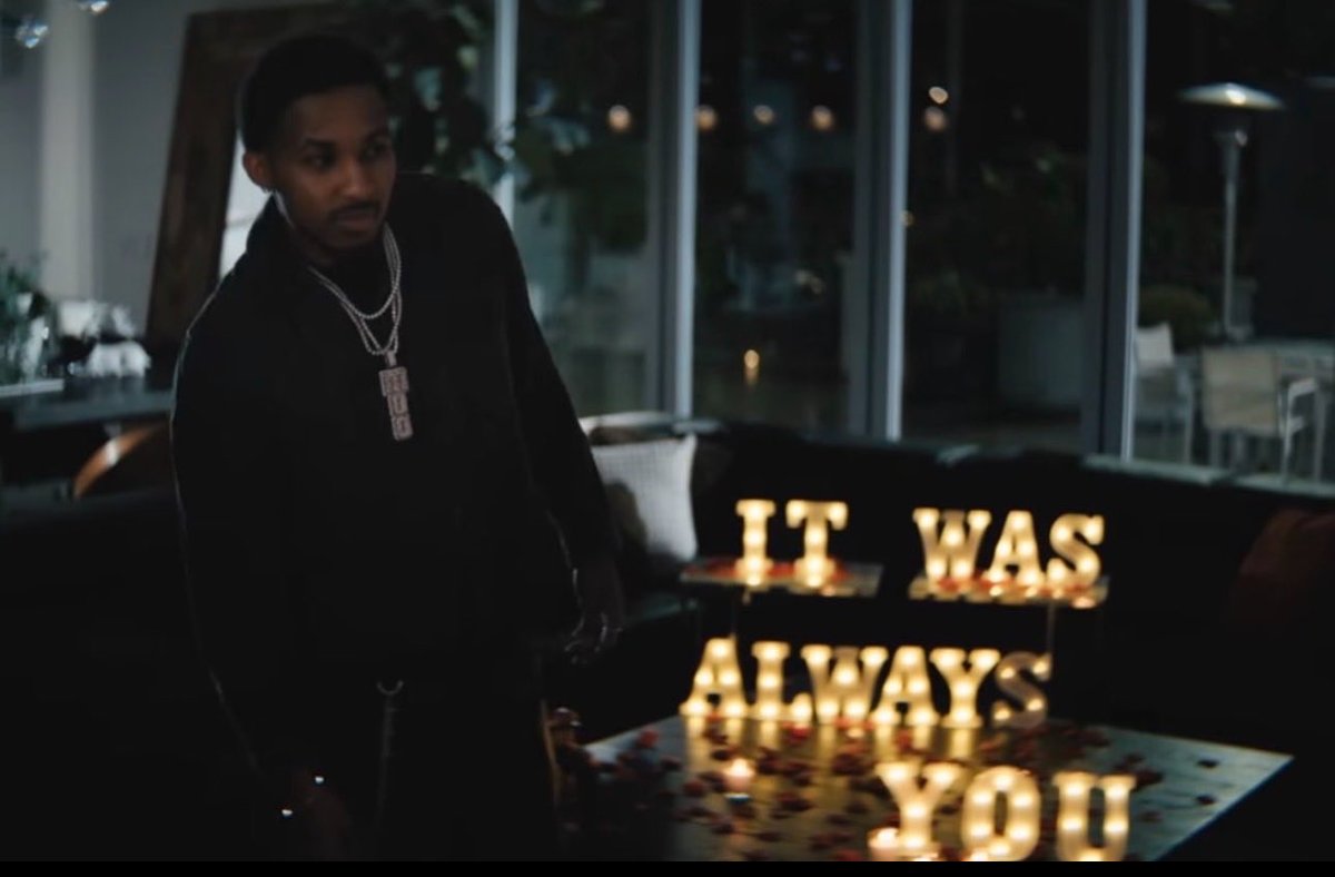 redneckbobby23's tweet image. Damn….😭